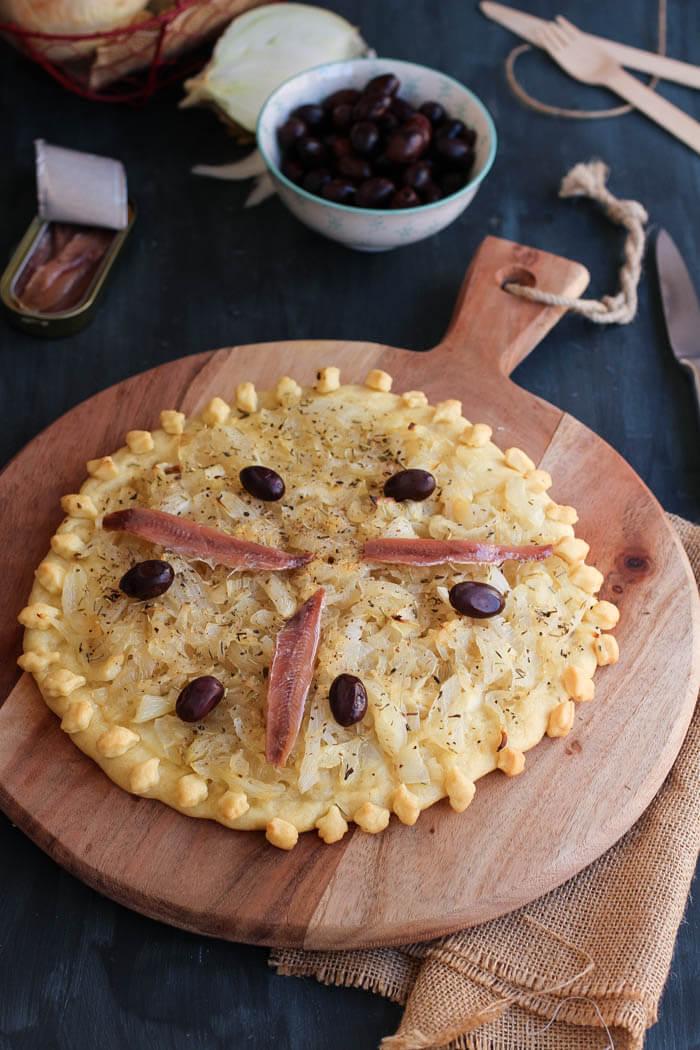 Coca de cebolla caramelizada por Pintando las nubes