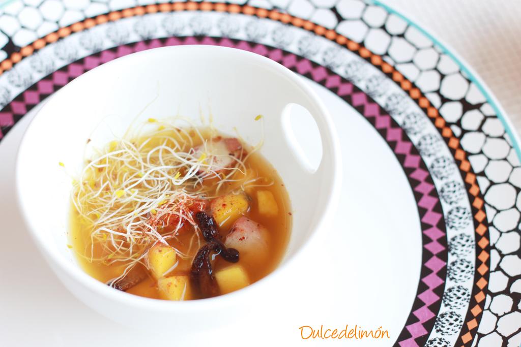 Aperitivo de mango con rejos al vermut blanco