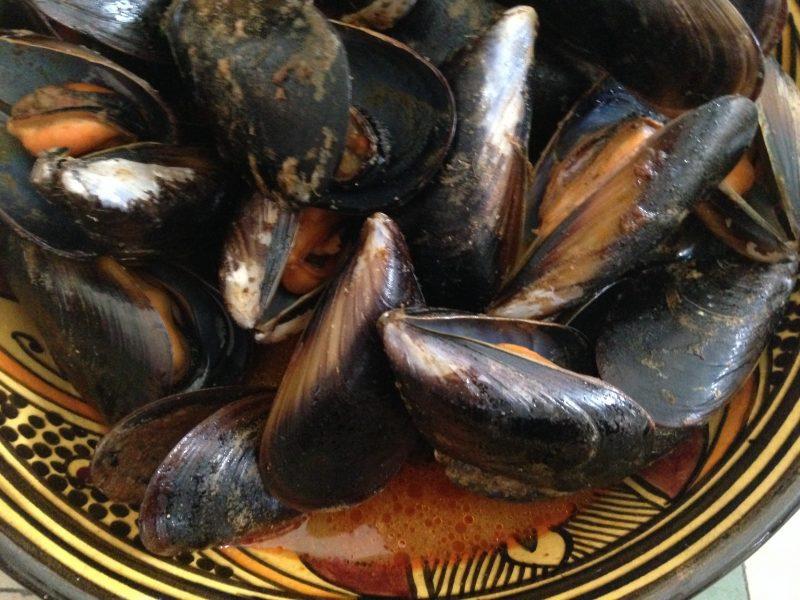 Mejillones con salsa de curry rojo