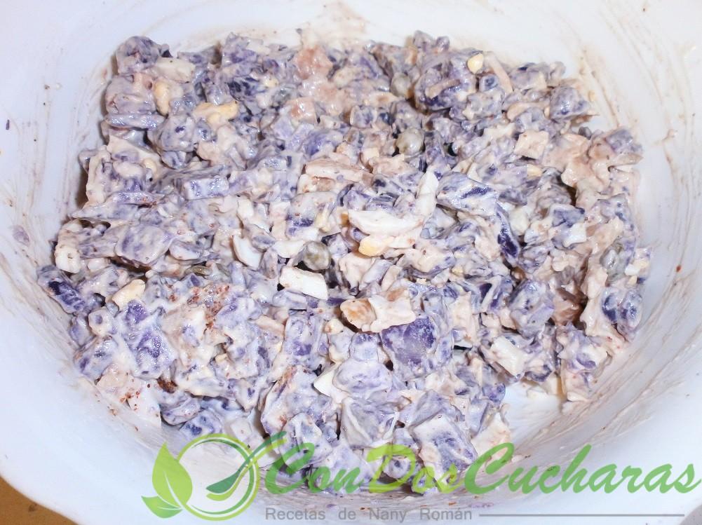 Timbal de ensaladilla con vitelotte y salmón