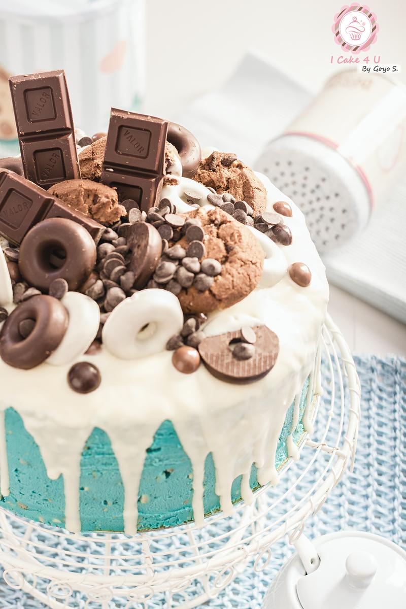 Drip Cake de Brownie con Crema de Cacahuete y Chocolate Blanco