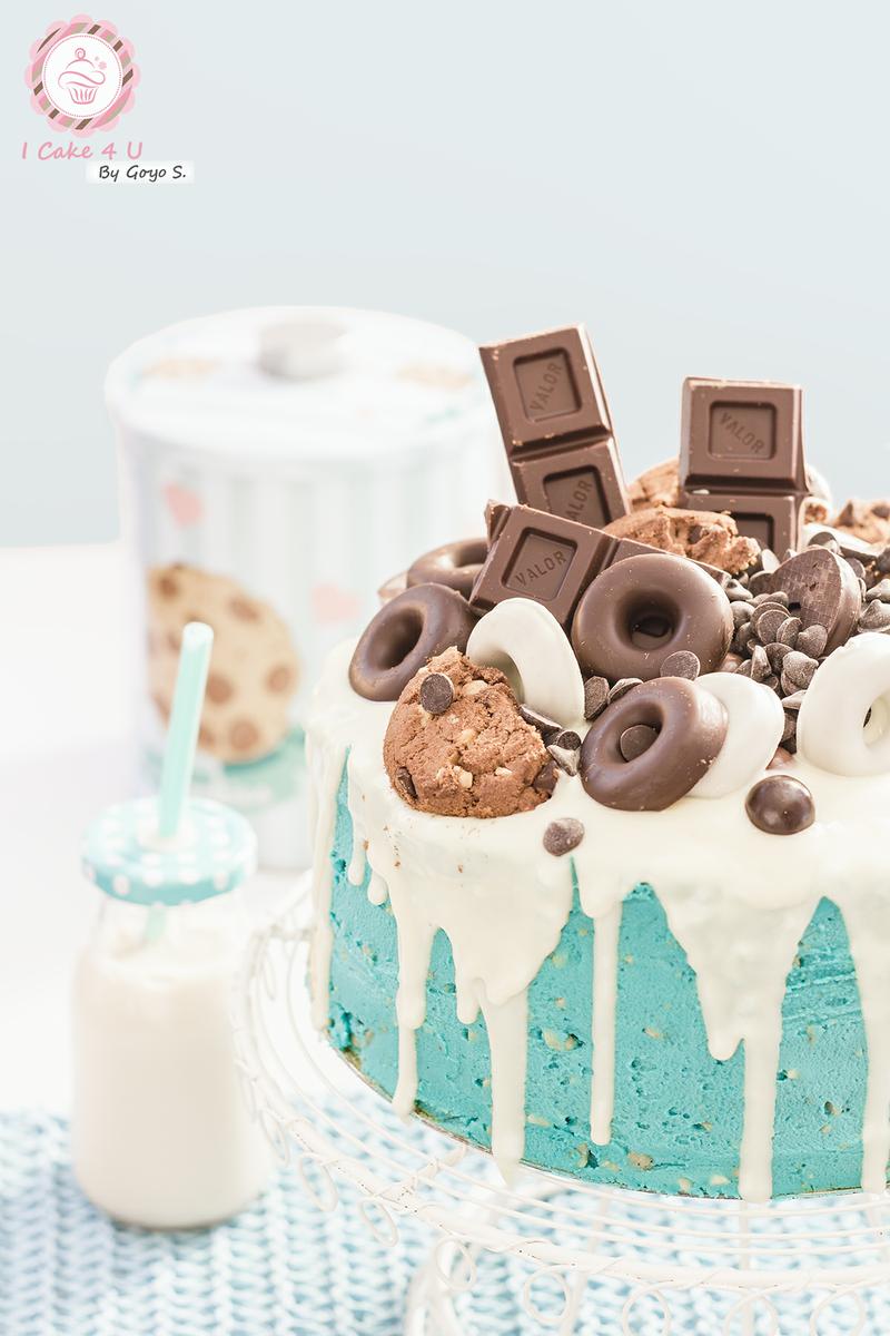 Drip Cake de Brownie con Crema de Cacahuete y Chocolate Blanco