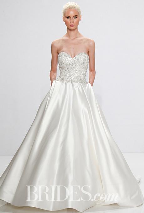 dennis-basso-for-kleinfeld-wedding-dresses-fall-2017-007