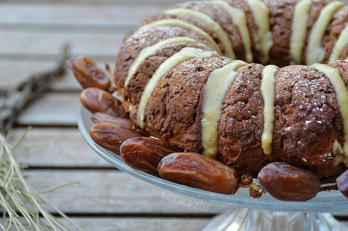 bundt-cake-de-castana-y-datiles-con-glaseado-de-anacardos-blueberries-and-olives-4