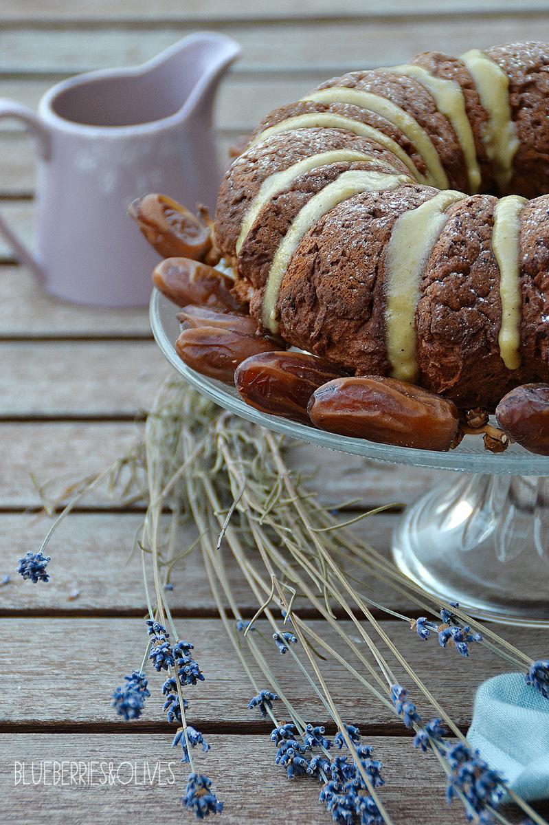 bundt-cake-de-castana-y-datiles-con-glaseado-de-anacardos-blueberries-and-olives-6