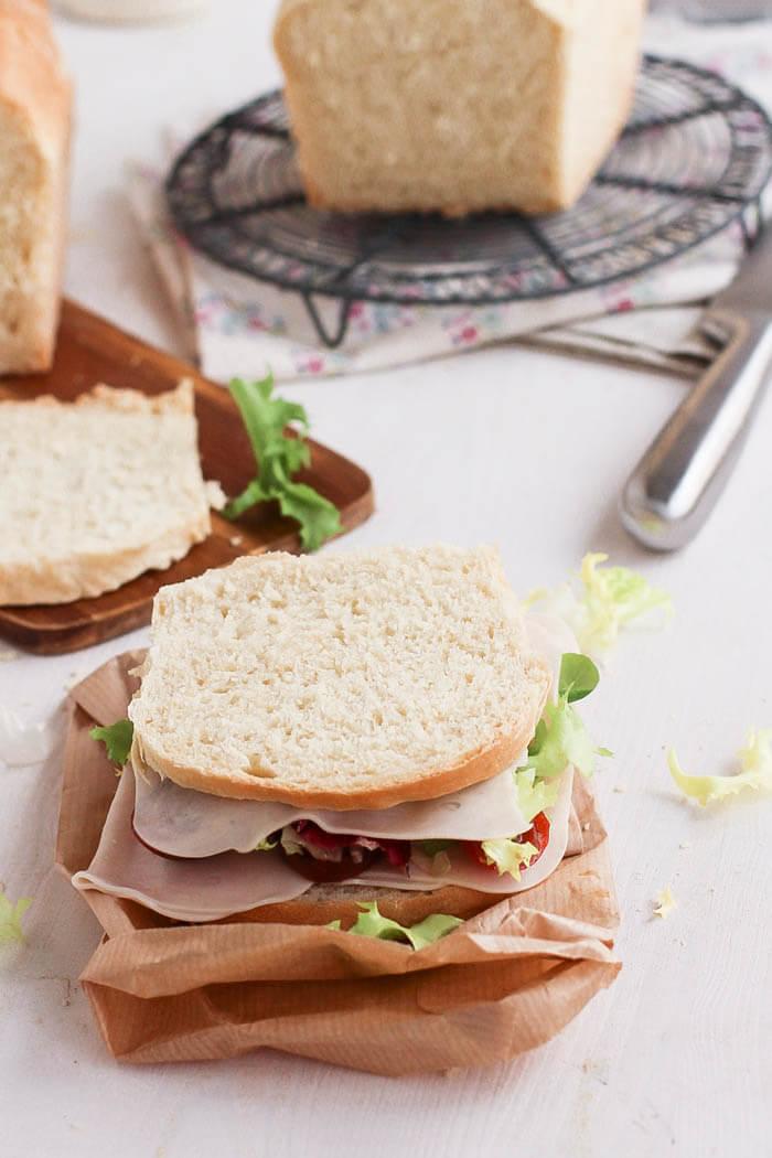 Sandwich preparado con pan de molde casero