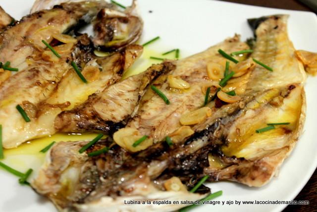 lubina a la espalda