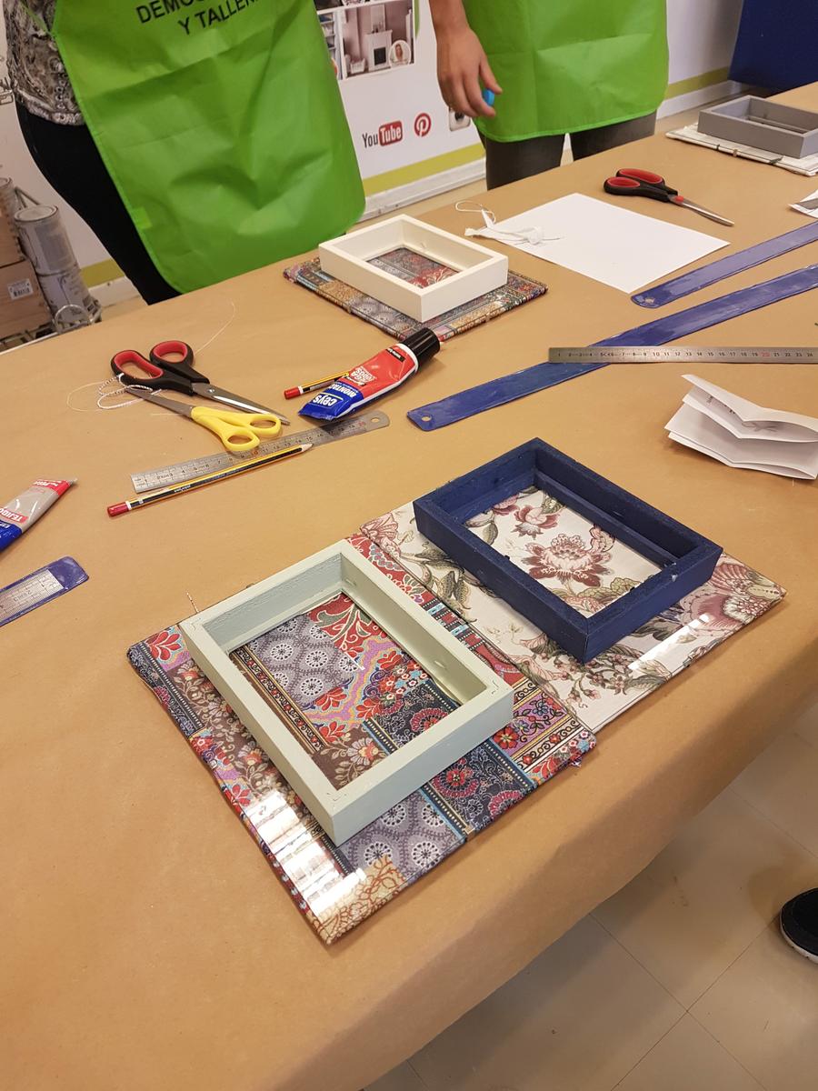 taller-diy-leroy-merlin-sabado-8-octubre-decorar-un-marco-de-fotos-con-telas-8