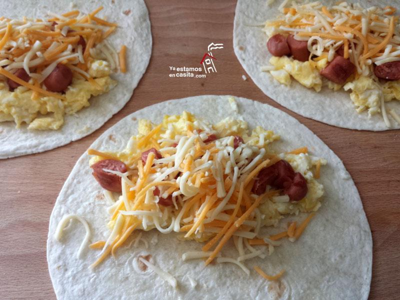 Breakfast Quesadilla - Yaestamosencasita.com