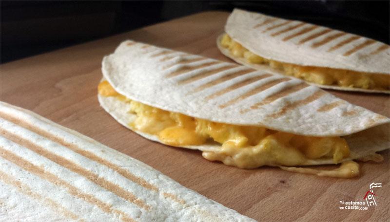 Breakfast Quesadilla - Yaestamosencasita.com