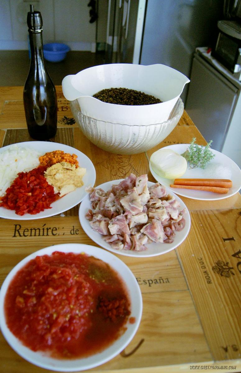 lentejas caviar con oreja de cerdo