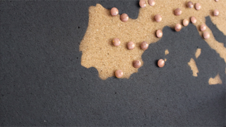 mapa-diy-pintyplus-sobre-corcho