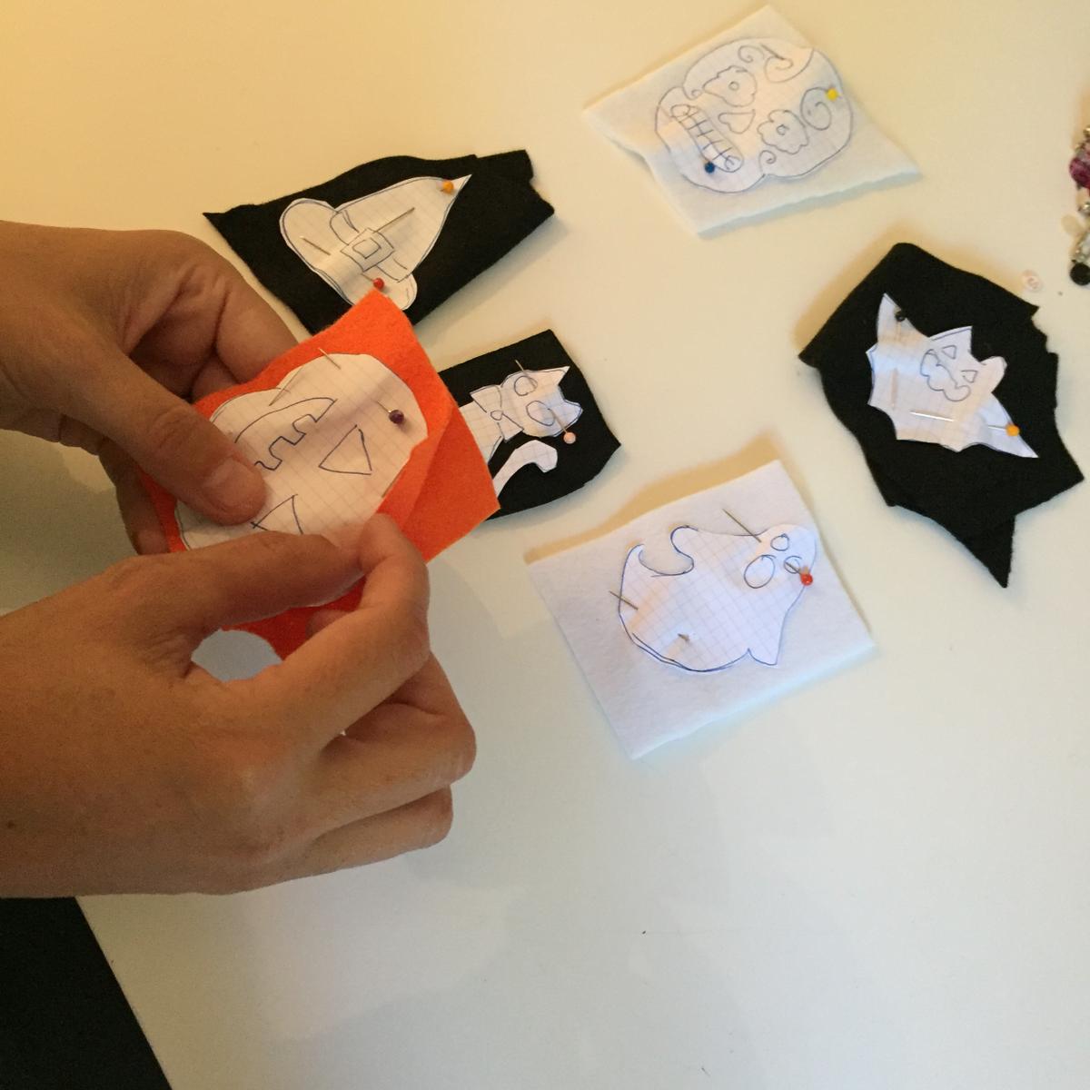 colocamos los patrones sobre el fieltro