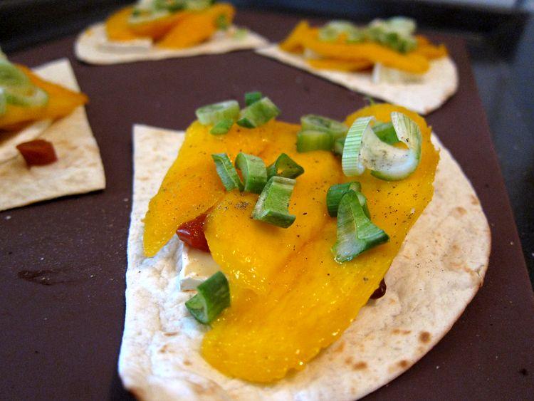 quesadillas-de-mango-y-brie-07
