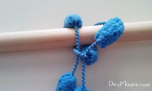 separador-de-ambientes-diy-con-lanas-de-pompones-3