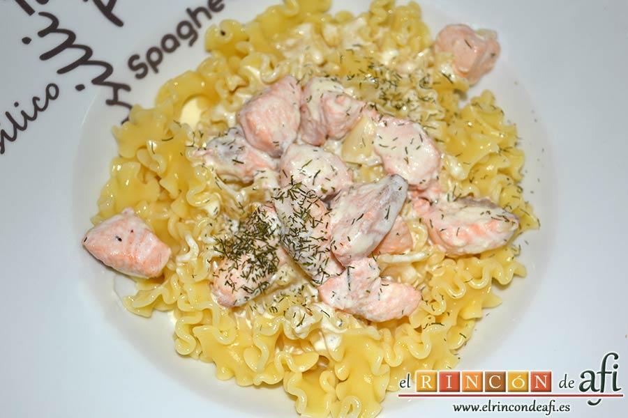 Mafalda corta con salmón, sugerencia de presentación