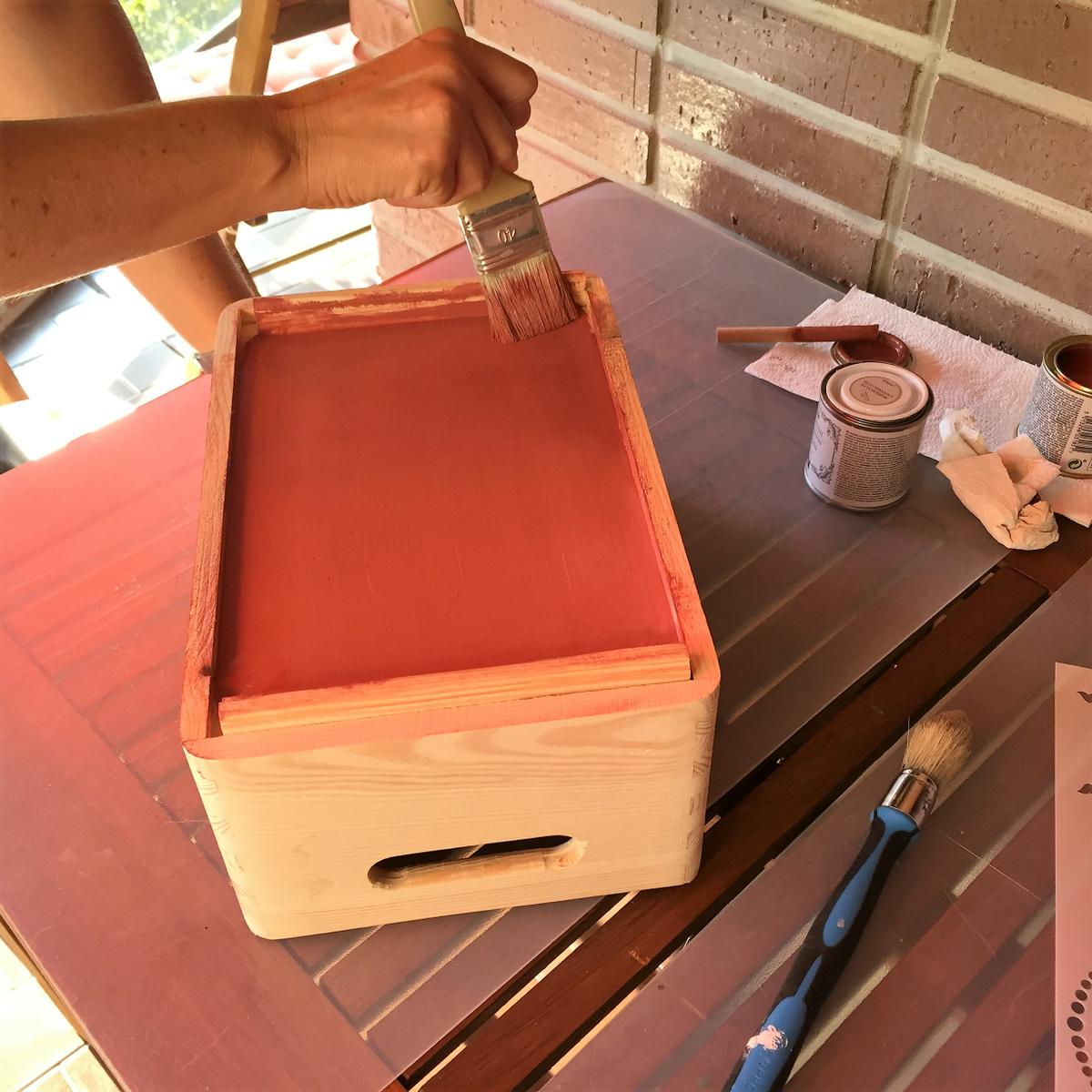 pintamos con la pintura ocre