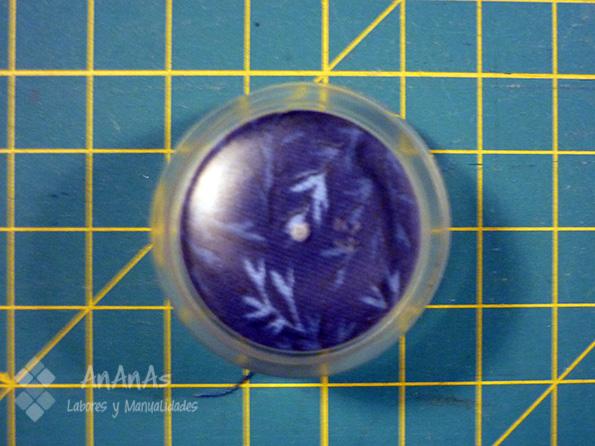 forrar-botones-diy-invertir-para-poder-presionar-con-la-palma-de-la-mano