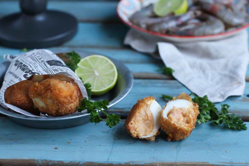 Huevos con langostinos por Pintando las nubes