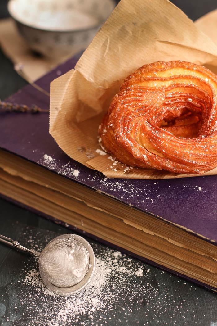 Cruller o donut canadiense por Pintando las nubes