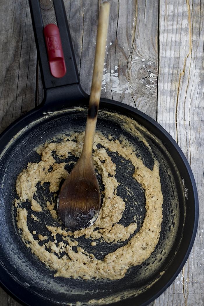 gachas dulces, tostar la harina