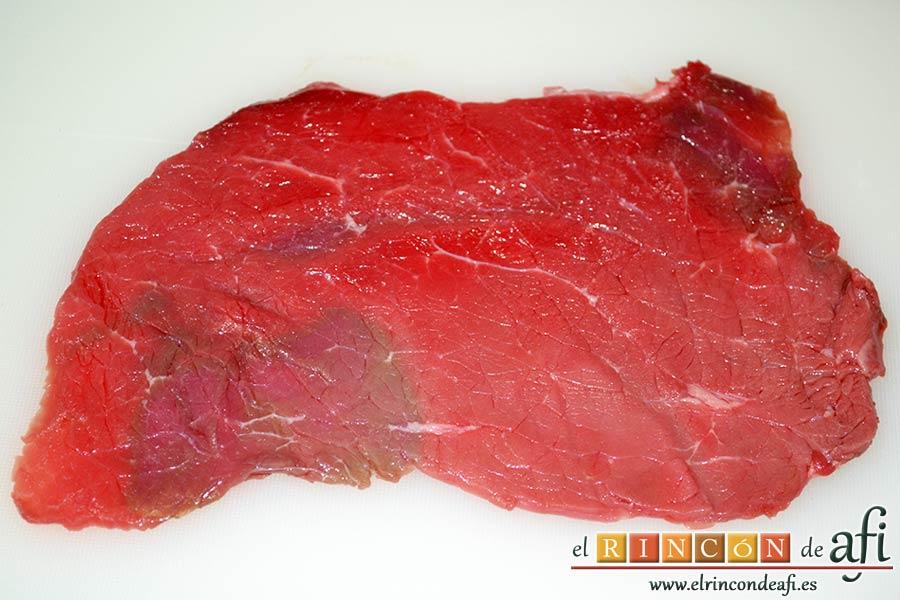 Cachopos asturianos, colocar un filete de ternera