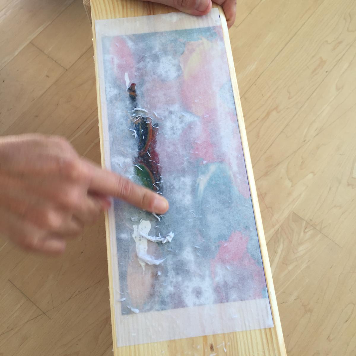 06-decoramos-una-caja-de-madera-con-foto-transfer-retiramos-la-celulosa