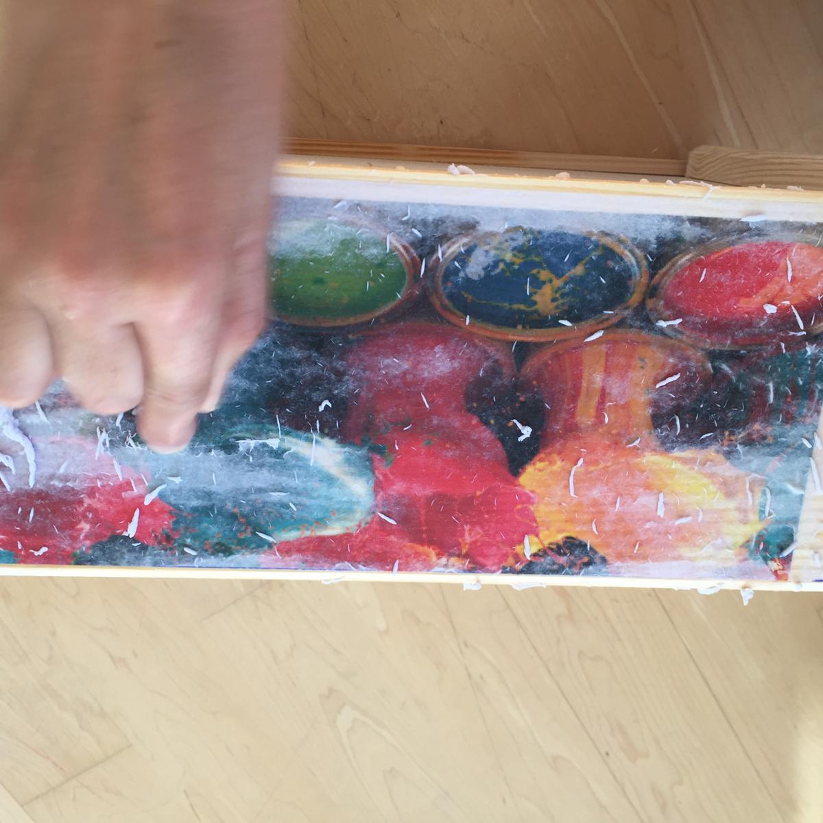 07-decoramos-una-caja-de-madera-con-foto-transfer-el-dibujo-va-apareciendp
