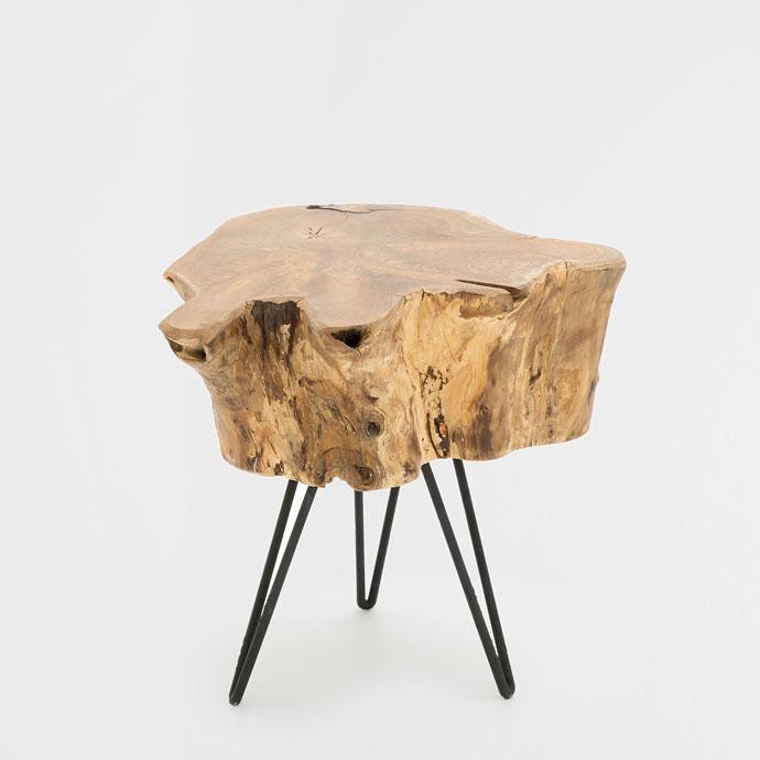 Novedades para un espacio nórdico taburete tronco de madera