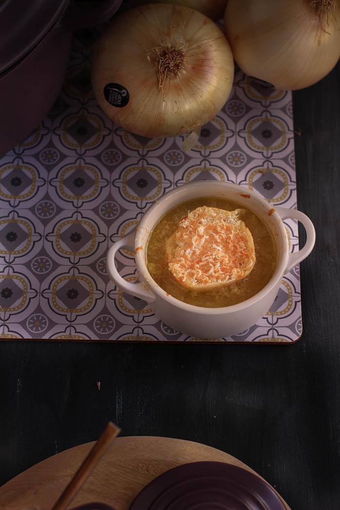 Pintando las nubes (sopa de cebolla)
