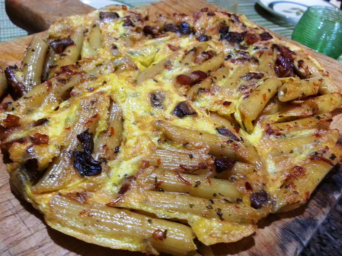 Tortilla de macarrones fácil - Frittata de macarrones - Tortilla di penne ai porcini - Italian pasta omelette