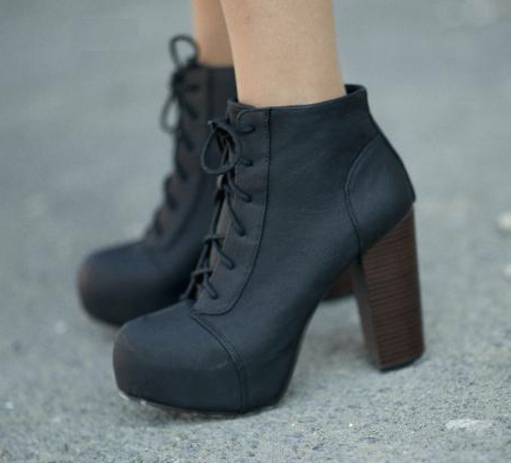 botines con cordones