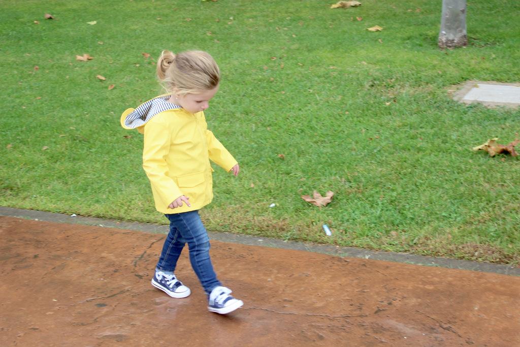 1610-chubasquero-amarillo-1-de-28