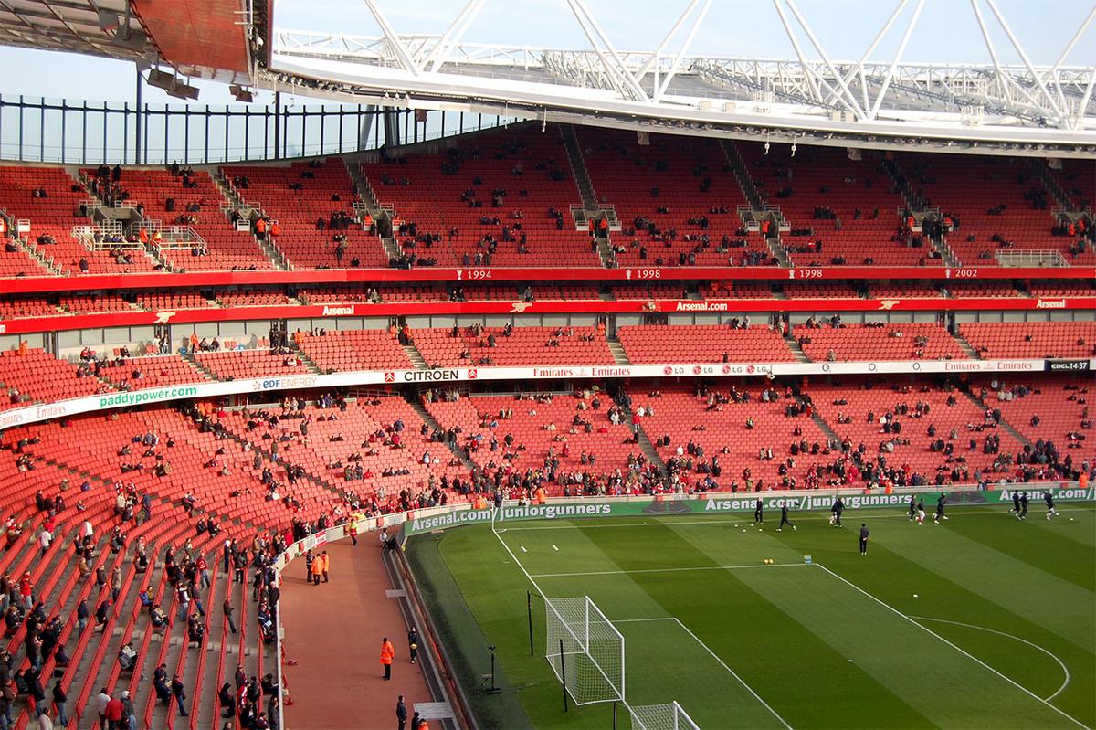 TARDE DE FÚTBOL EN EL EMIRATES