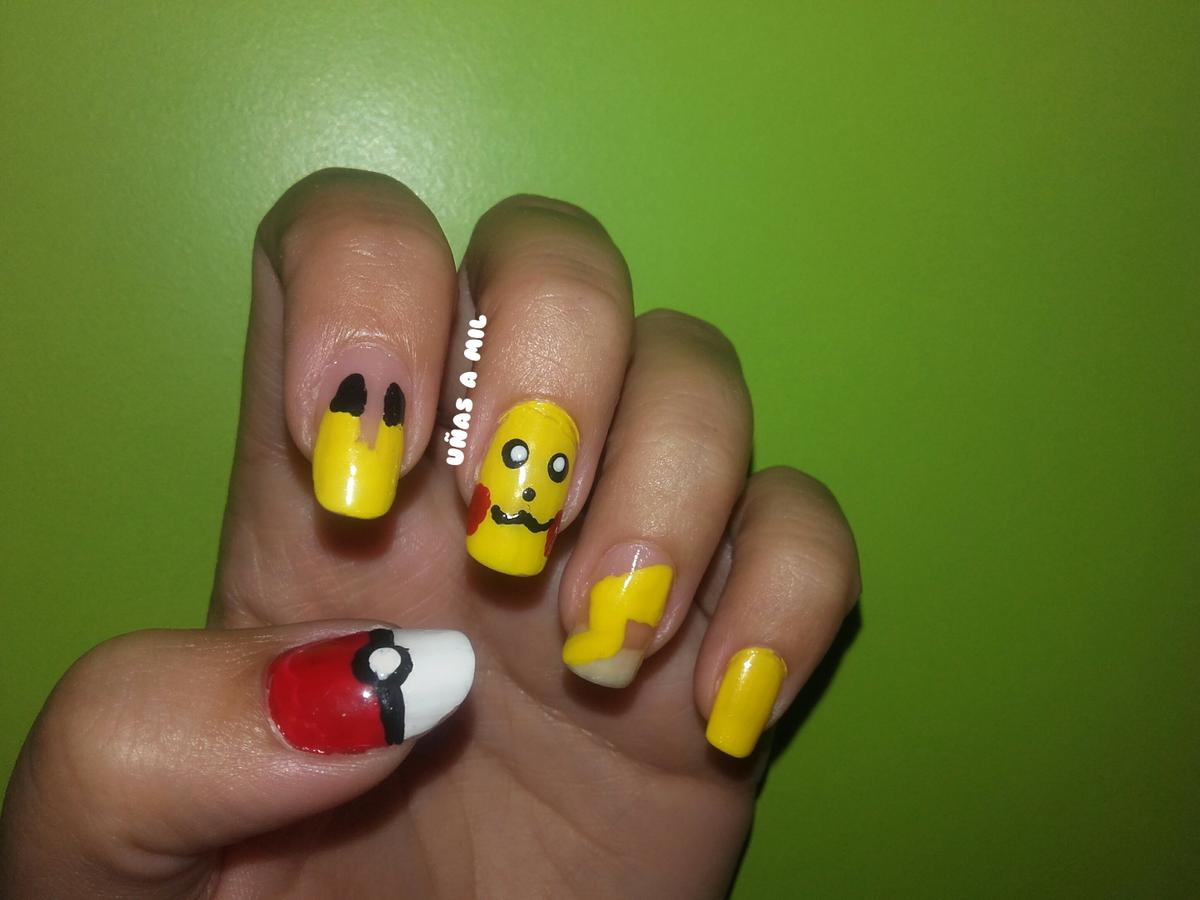 unas_a_mil_blog_nail_art_pikachu_pokemon_go_diseno_unas_pokeball-4