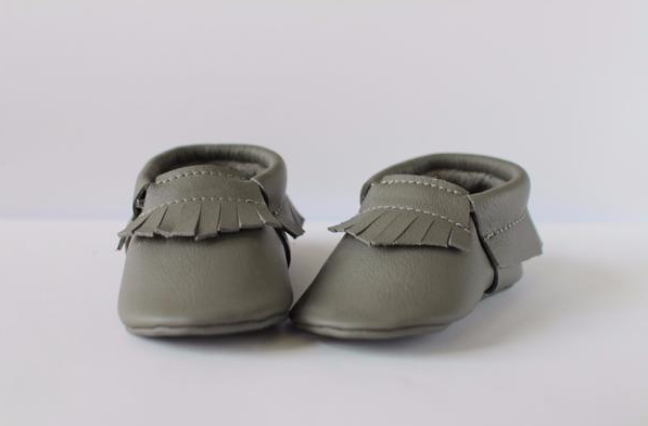 moccs-grises-max&mila