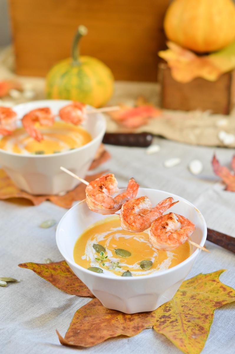 crema de calabaza y leche de coco con langostinos