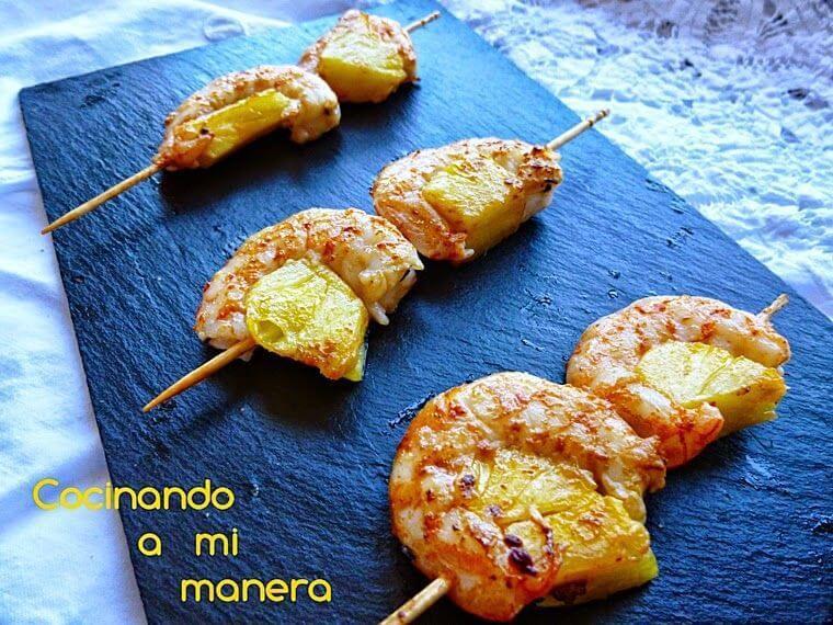 brochetas de langostinos