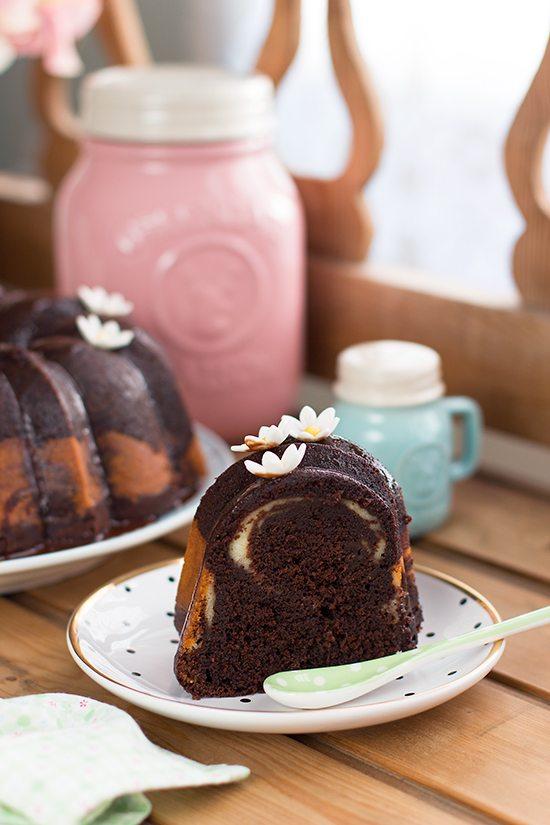 bundt cake de chocolate y queso