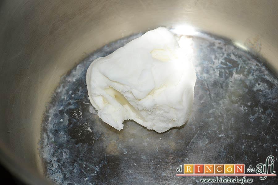 Colita de cuadril en salsa, en una olla exprés ponemos la manteca a derretir