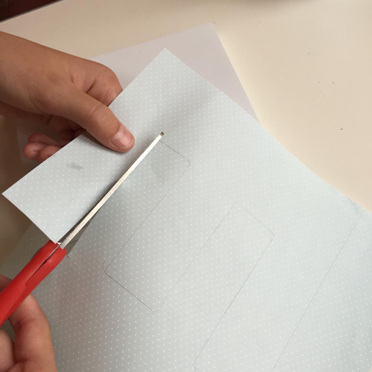 04-letras-de-madera-con-ch-alk-paint-y-decoupage-recortamos-las-letras