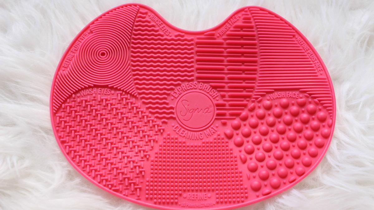 sigma-spa-brush-cleaning-mat