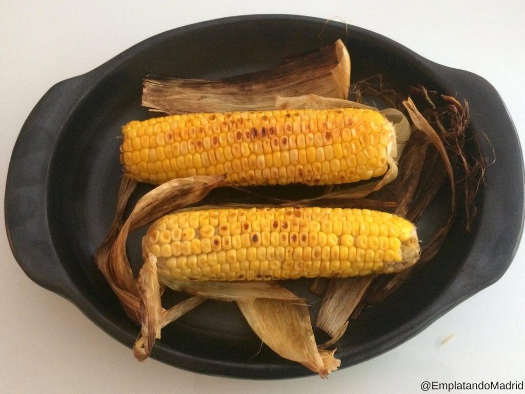 Asamos las mazorcas hasta que queden bien doradas