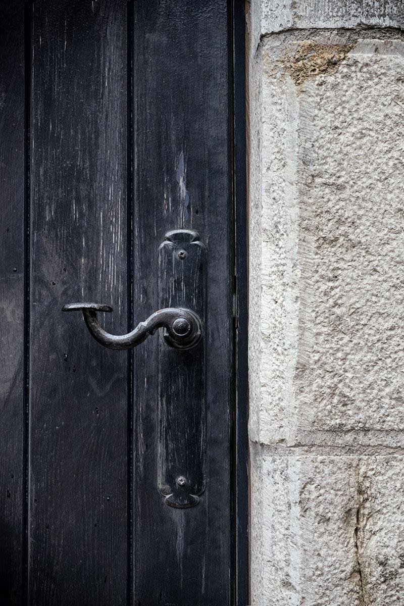 escapada-costa-brava-otono-puerta-hotel-el-far-maria-algara-regas