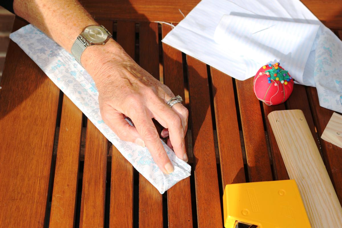 08-diy_3g_portafotos_entelado_doblamos_extremos