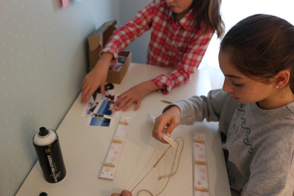 10-diy_3g_portafotos_navideno_pasamos_cuerda