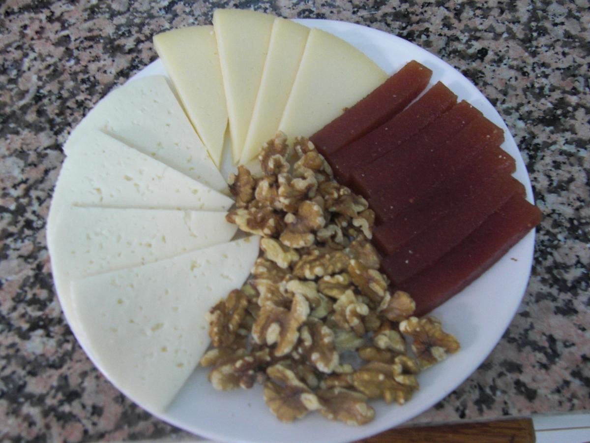 queso-membrillo-y-nueces