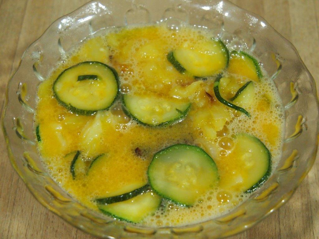 Tortilla española con calabacín y tomate