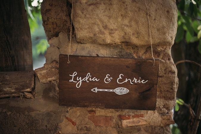 La boda boho de Lydia y Enric en Cal Visó