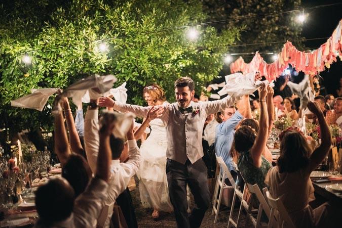 La boda boho de Lydia y Enric en Cal Visó